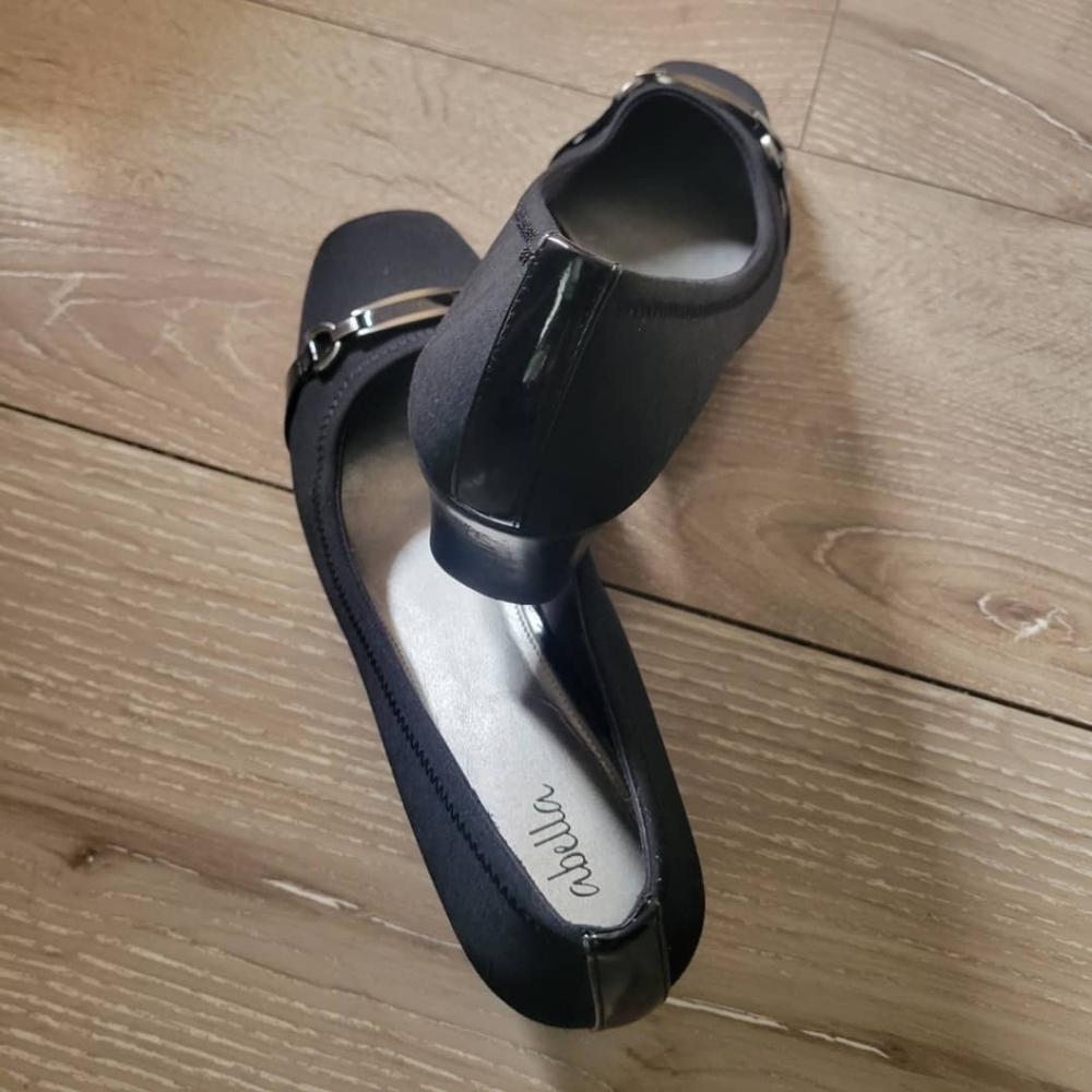 Women's Black Wedge Shoes with Rounded Toe. Size US 9 - Picture 2 of 8